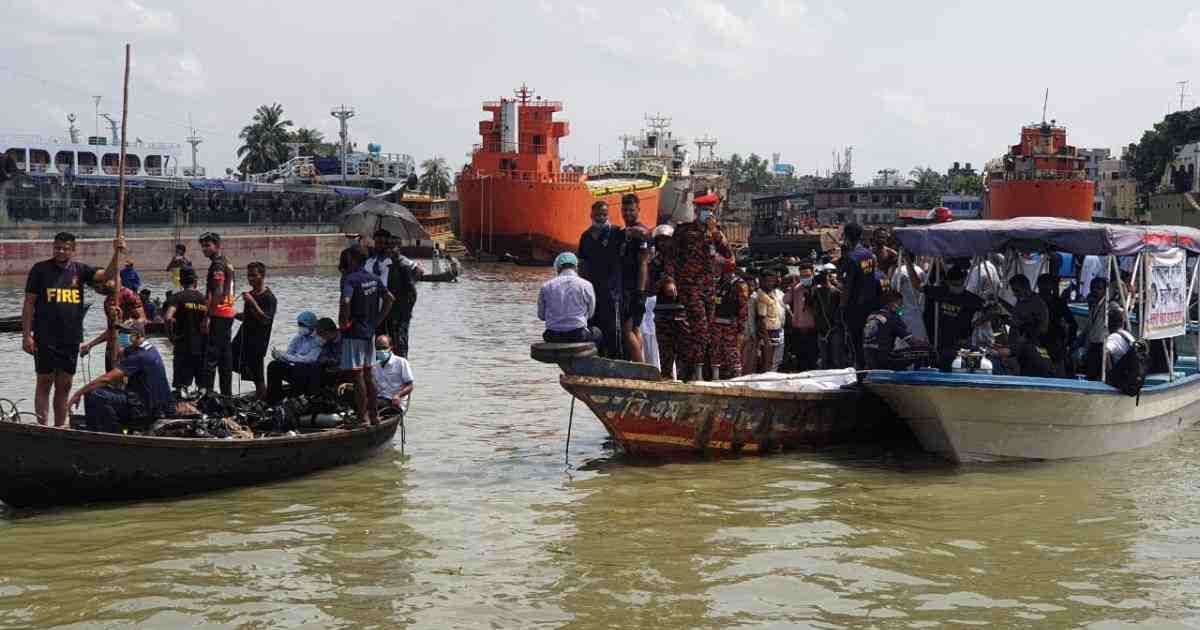 Buriganga launch capsize , fire service and civil defence , Man rescued after hours , Buriganga river , launch capsize
